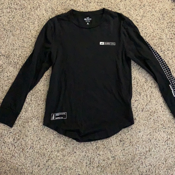 Multiple -Hollister shirt and long sleeve bundle - Picture 4 of 6